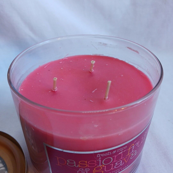 Bath Body Works 3 Wick Candle Passion Fruit Guava - Picture 7 of 8